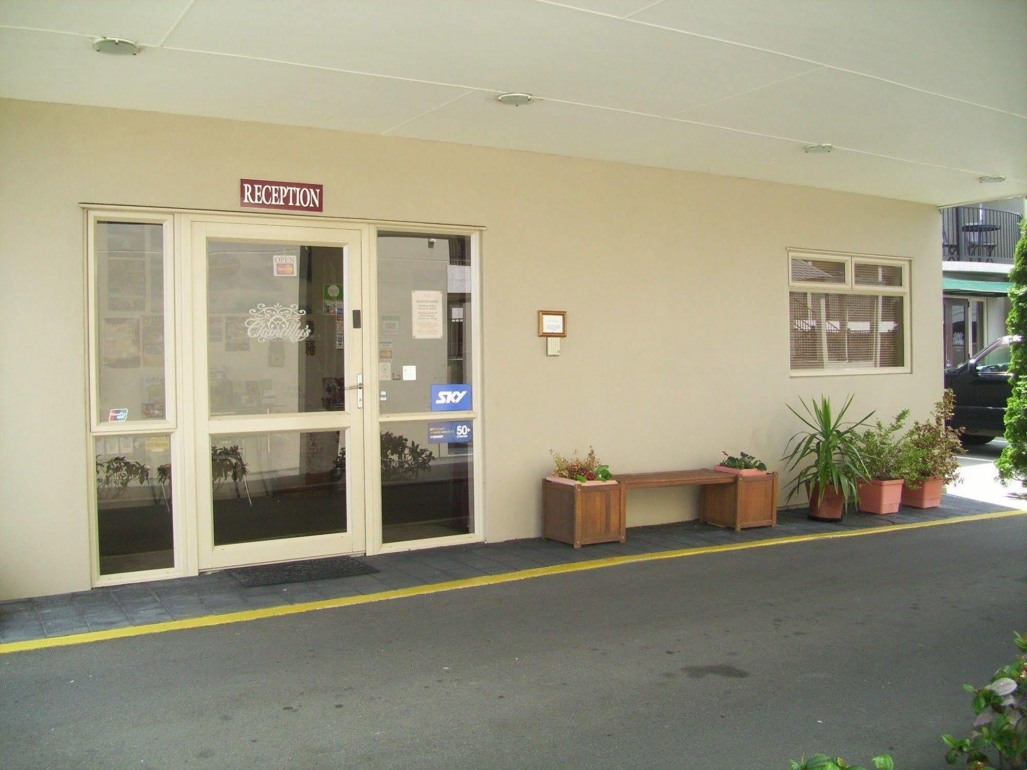 Chantillys Motor Lodge Tauposee Exterior foto